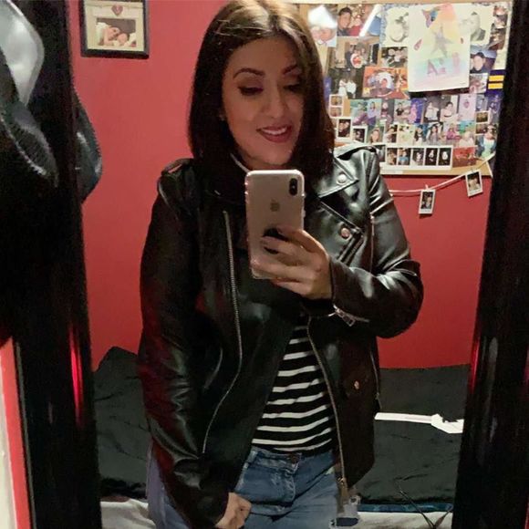 Meet your Posher, Elena - Picture 1 of 1